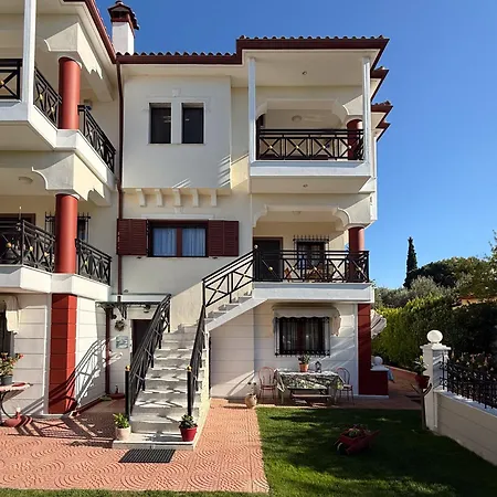 Villa Palmera 100m From The Nikiti (Sithonia)