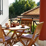 Palmera 100m From The Villa