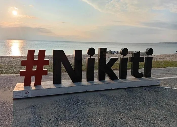 Palmera 100m From The *